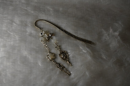Moonlit trinkets